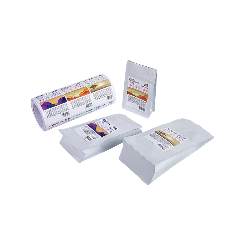 250 g, 500 g, 1 kg Balenie kávy vrecko s nálepkou 250 g, 500 g, 1 kg Balenie kávy vrecko s nálepkou